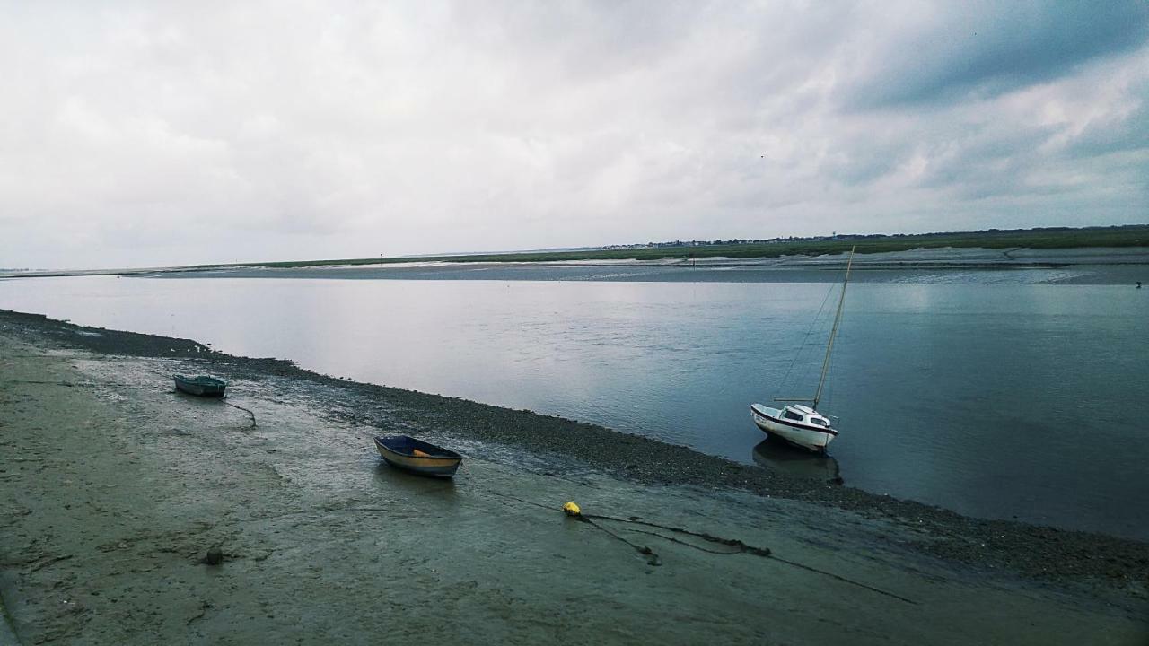 Odyssee Gite Sur Peniche 생발레리 쉬르 솜므 외부 사진